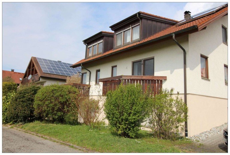 01 Herrenberg Terrassenwohnung Sch�ne und lichtdurchflutete 3 Zimmer Wohnung mit Weitblick in Herrenberg - M�chberg