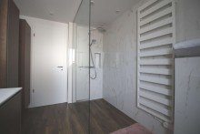 12 Freiwerdende und moderne 4,5-Zimmer-Wohnung mit luxuri�ser Ausstattung im Herzen von Nufringen
