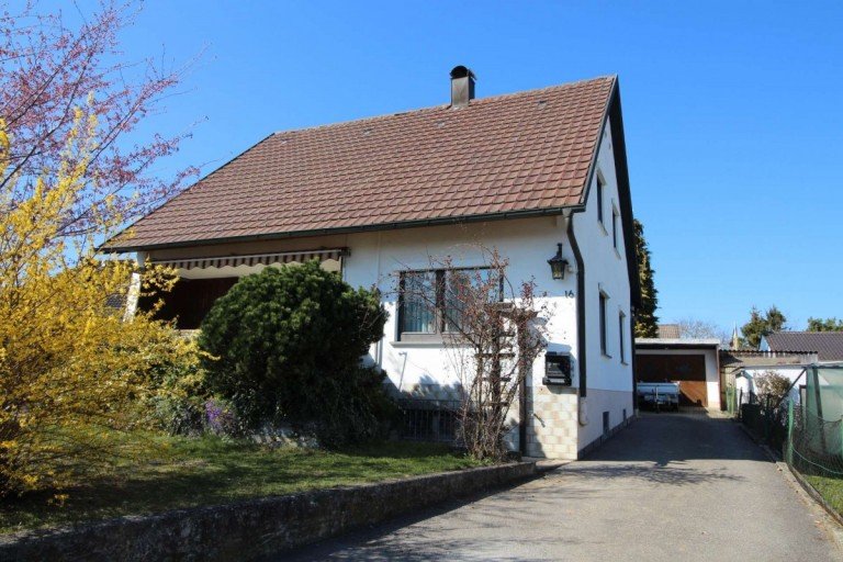 01 Herrenberg Einfamilienhaus Freistehendes Einfamilienhaus in beliebter Wohnlage von Oberjesingen