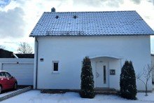 03. Hausansicht Hochwertiges Einfamilienhaus mit nachhaltiger Energieversorgung und gro�z�gigem Wohnkomfort