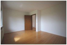 08 Sch�ne und lichtdurchflutete 3 Zimmer Wohnung mit Weitblick in Herrenberg - M�chberg